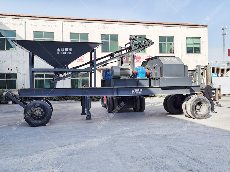 2PG1200x800移動式對輥制砂機設(shè)備發(fā)貨圖片